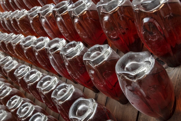 Italie Sicile bouteilles de champagne vieillissant dans une cave à vin