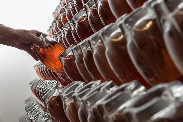 Italie Sicile bouteilles de champagne vieillissant dans une cave à vin