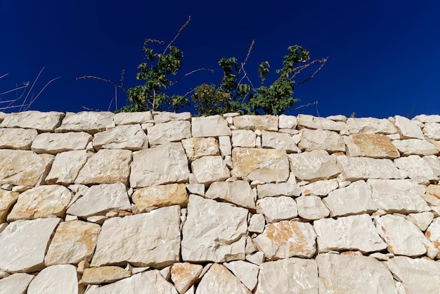 Italie, Sicile, campagne, mur de pierre sicilien typique fait à la main