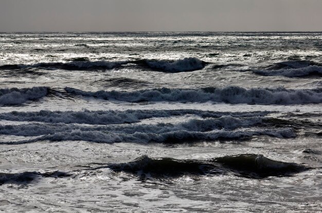 Italie Sicile Méditerranée mer agitée dans le canal de Sicile en hiver