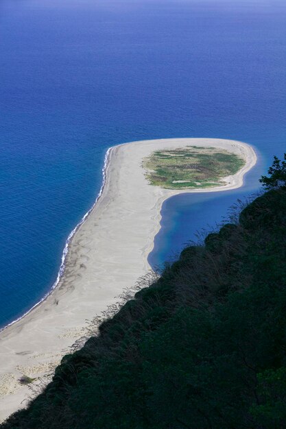 Photo italie, sicile, mer tyrrhénienne, tindari, vue sur la plage depuis la colline