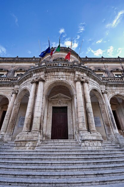 Italie, Sicile, Noto (province de Syracuse), façade baroque du Palais Ducezio (1746)