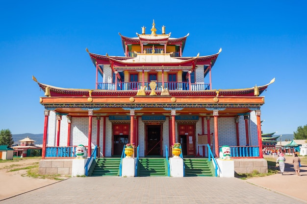 Ivolginsky datsan est le temple bouddhiste situé près de la ville d'Ulan-Ude en Bouriatie, Russie