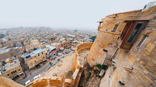 Jaisalmer, Inde - 5 décembre 2019 : Vue sur la ville depuis la hauteur de la forteresse