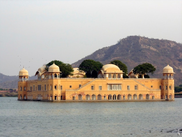 Jal Mahal, Water Palace sur le lac Man Sagar à Jaipur, capitale du Rajasthan, Inde. Style Rajput