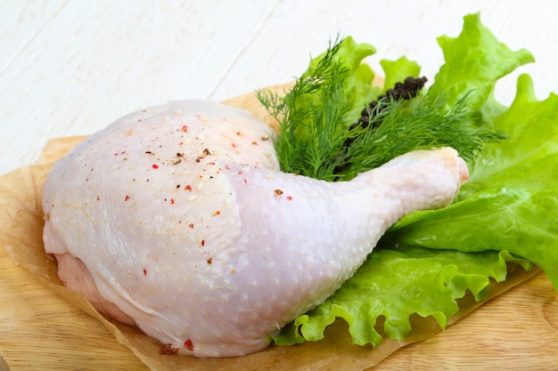 Jambe de poulet cru