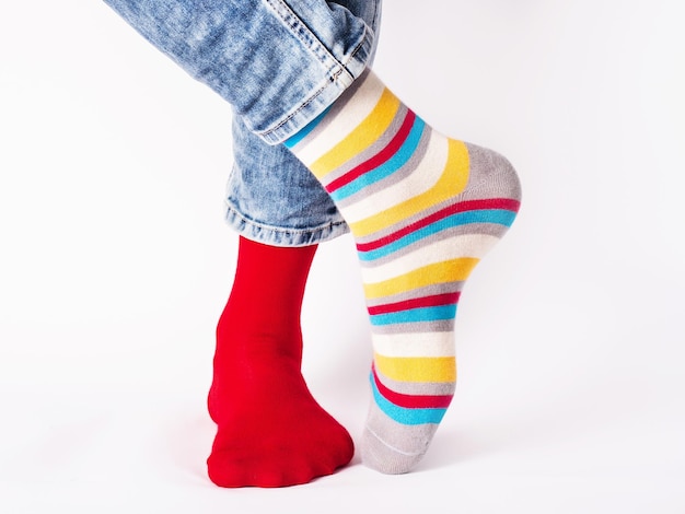 Jambes d'hommes et chaussettes lumineuses Sans chaussures