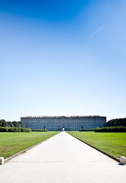 Jardins de luxe à Reggia di Caserta (Palais Royal de Caserte) - Italie