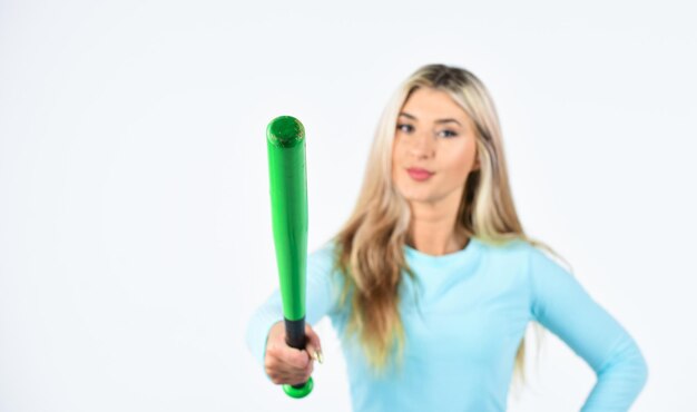 Je vous ai prévenu Dame confiante et forte Concept de danger Activité sportive en plein air Femme jouer au baseball Batte de baseball fille Doux mais justement Concept de joueuse de baseball Femme dans le sport de baseball