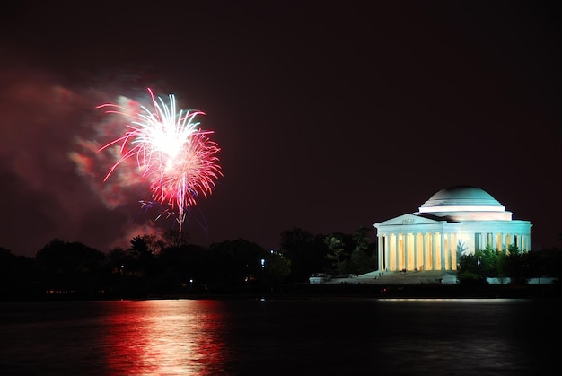 Jefferson Memorial avec feux d'artifice Washington DC