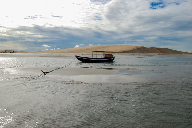 Jericoacoara est une plage vierge cachée derrière les dunes de la côte ouest de Jijoca de Jericoacoara, CearÃƒÂƒÃ‚Â¡, Brésil