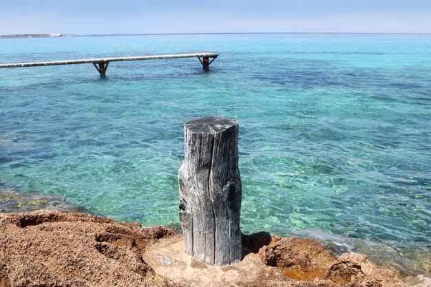 Jetée en bois mer turquoise Formentera Illetes