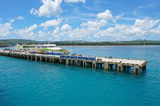 La jetée du port de l'île de sabu