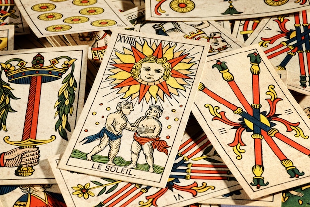 Jeu de cartes de tarot