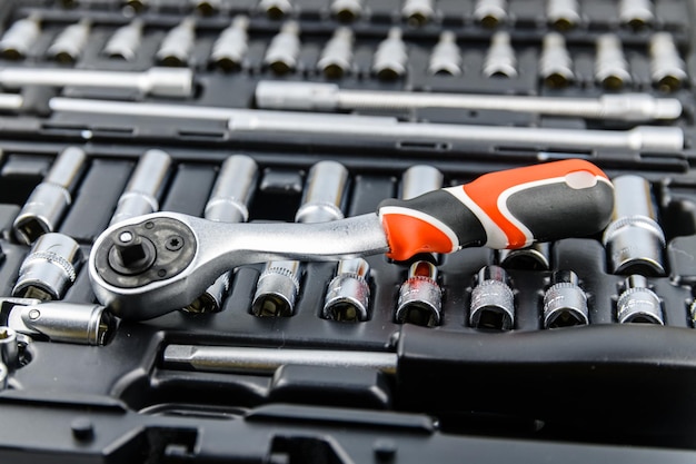 Jeu De Douilles Avec Clé à Douille Boîte à Outils Pour L'entretien De La  Voiture