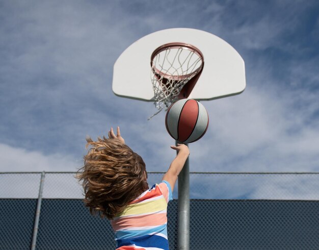 Jeu d'entraînement de basket-ball pour enfants mode de vie actif pour enfants