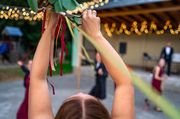 Jeu de mariage à découper des rubans colorés