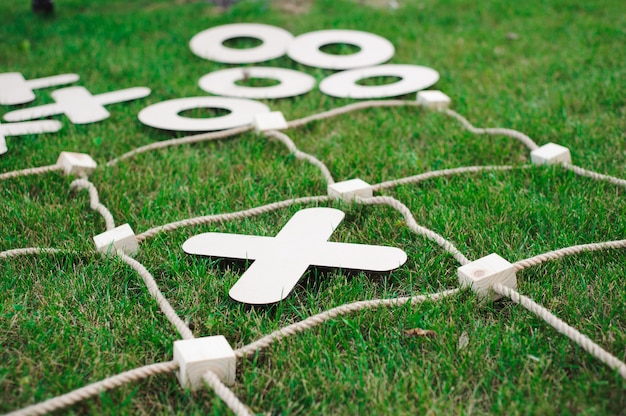 Jeu De Tic Tac Toe. Jeu Sur L'herbe Verte