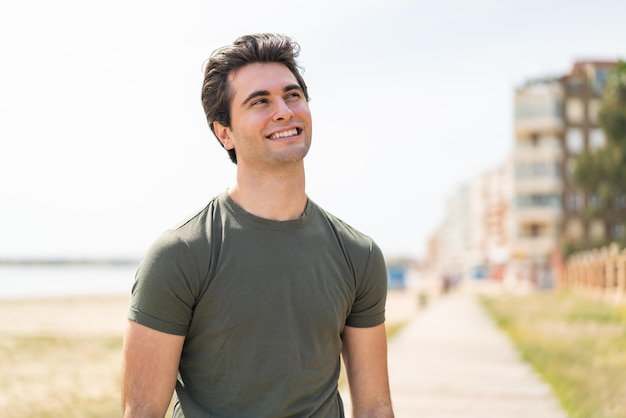 jeune, bel homme, portrait