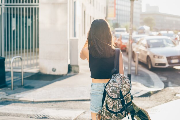 Jeune belle femme asiatique