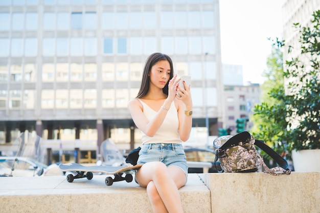 Jeune belle femme asiatique