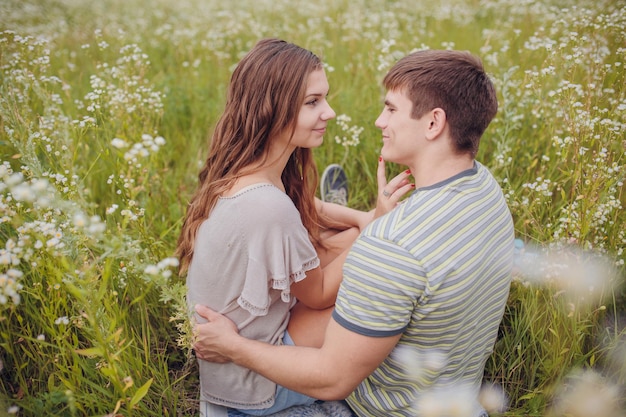 Jeune couple amoureux