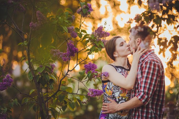 Jeune couple amoureux