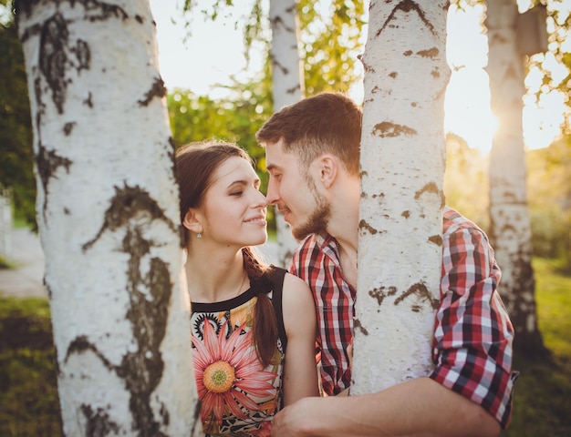 Jeune couple amoureux