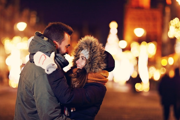 jeune couple datant de la ville