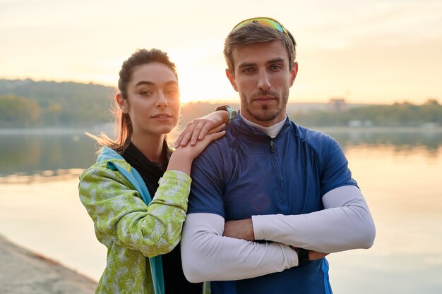 Jeune couple sportif