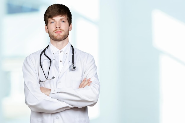 Jeune docteur en médecine