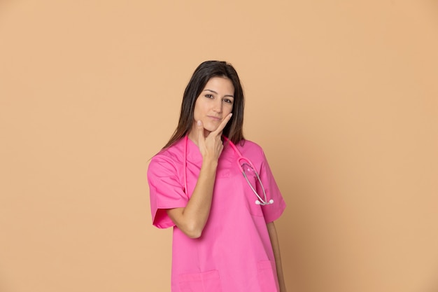 Jeune, docteur, Porter, rose, uniforme