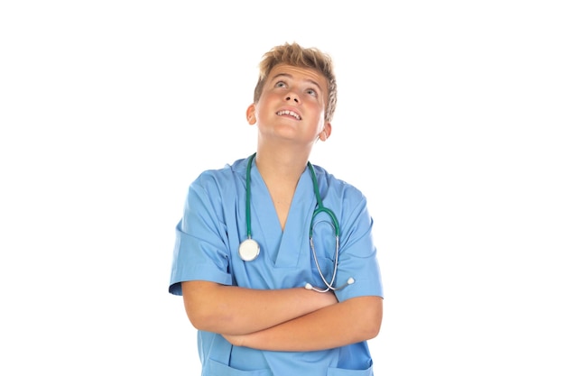 Jeune docteur avec l'uniforme bleu