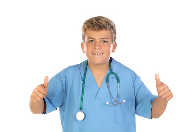 Jeune docteur avec l'uniforme bleu