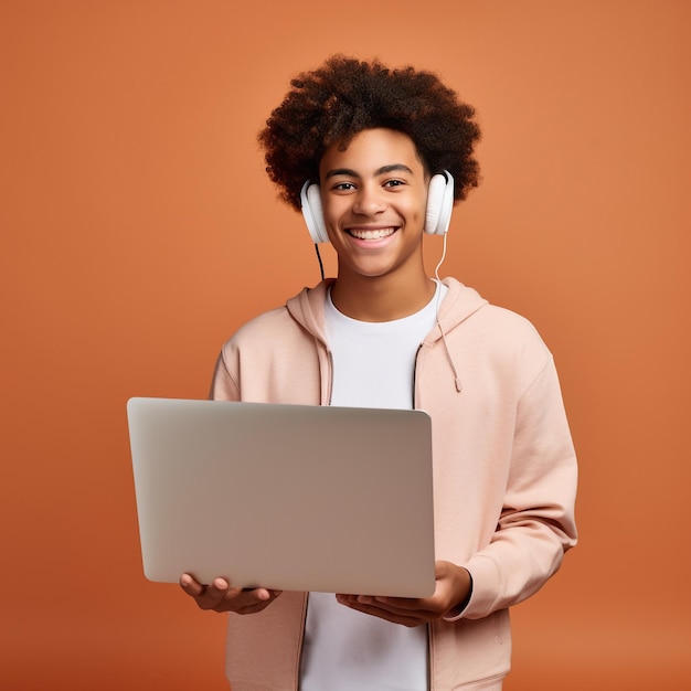 Photo jeune étudiant adolescent afro-américain heureux et cool tenant un ordinateur portable en utilisant l'ai génératif