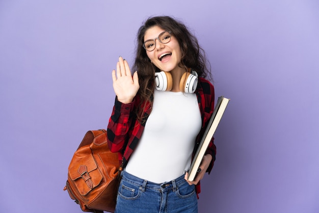 Jeune étudiant sur fond isolé