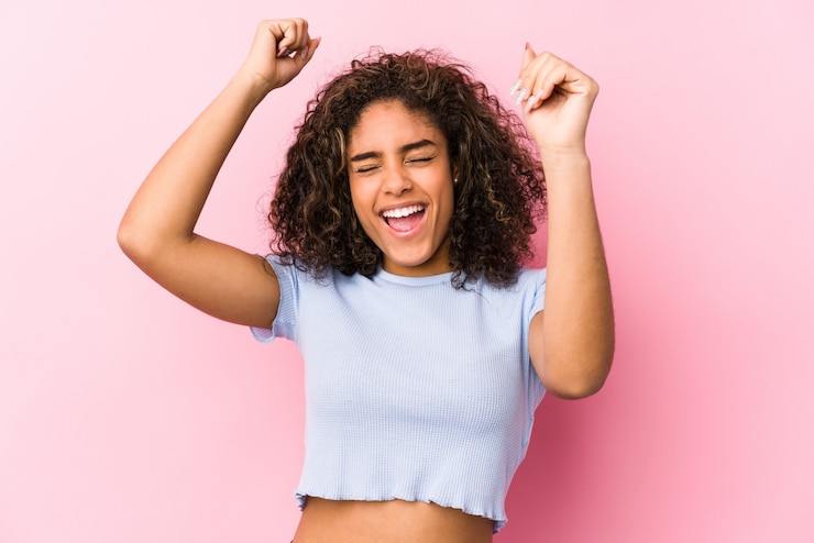 Photo jeune, femme américaine africaine, contre, rose