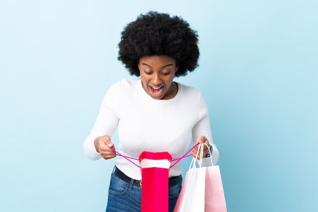 Jeune, femme américaine africaine, isolé