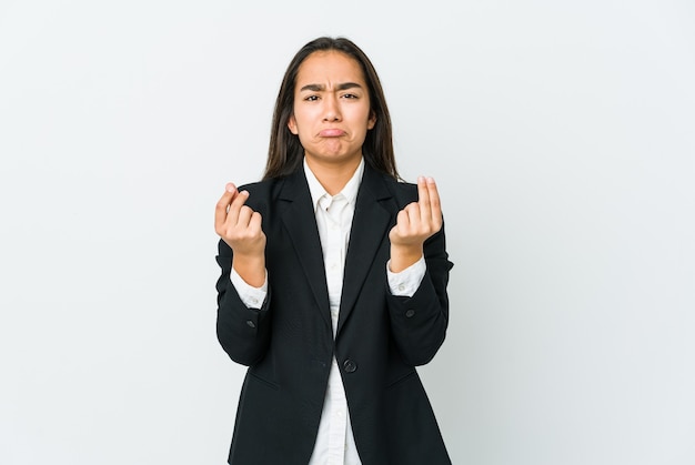 Jeune femme asiatique bussines isolée sur un mur blanc montrant qu'elle n'a pas d'argent.