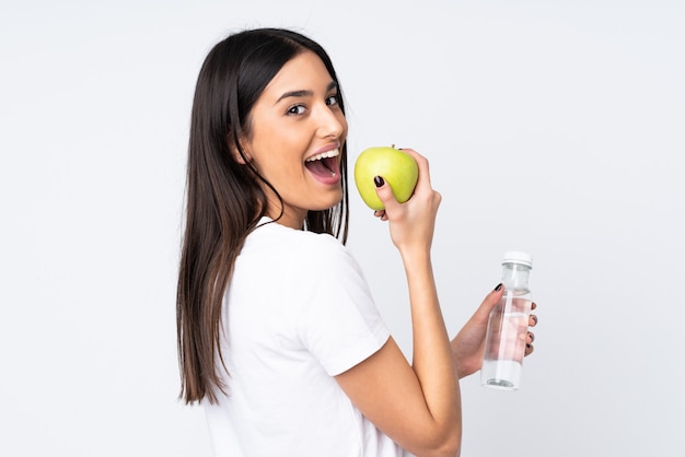 Jeune, femme, blanc, pomme, bouteille, eau