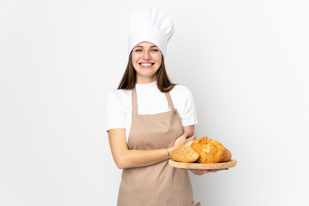 Jeune, femme, chef, uniforme, blanc, rire