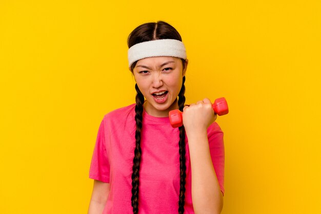 Jeune femme chinoise de sport