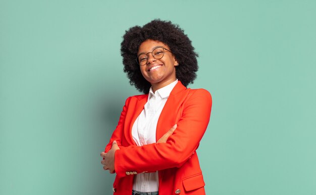 Jeune femme, à, coiffure afro