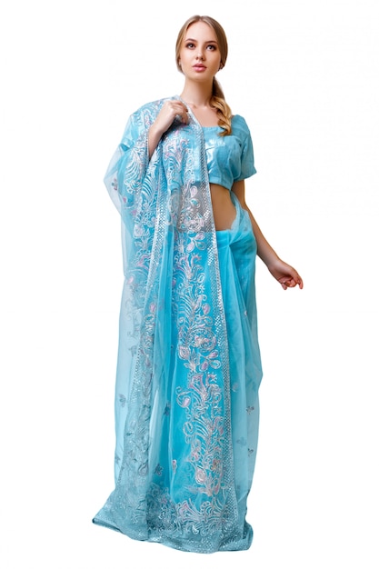 jeune femme, dans, bleu, indien, robe nationale