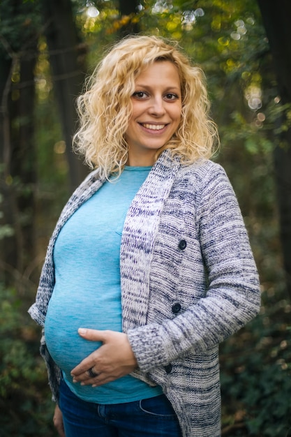 Jeune femme enceinte