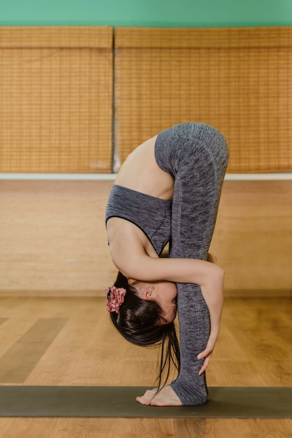 Photo jeune femme, faire, yoga