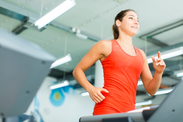 Jeune femme, formation, gymnase