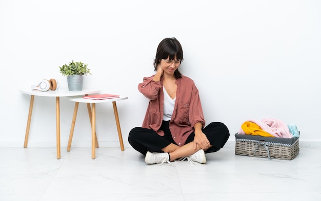 Jeune, femme, isolé, fond