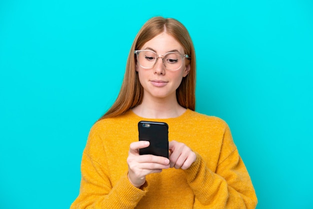 Jeune, femme, isolé, fond