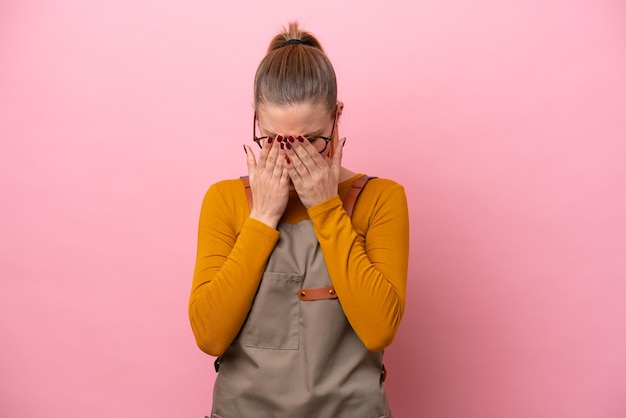 Jeune, femme, isolé, fond